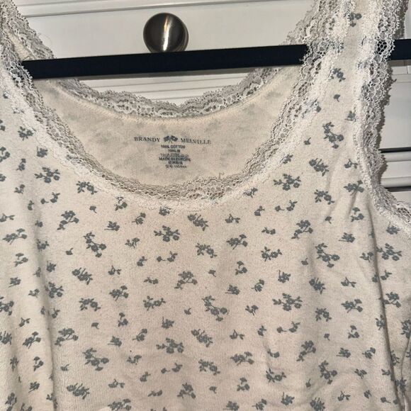 ✨BOGO FREE ✨ EUC Brandy Melville Tank - Picture 2 of 3